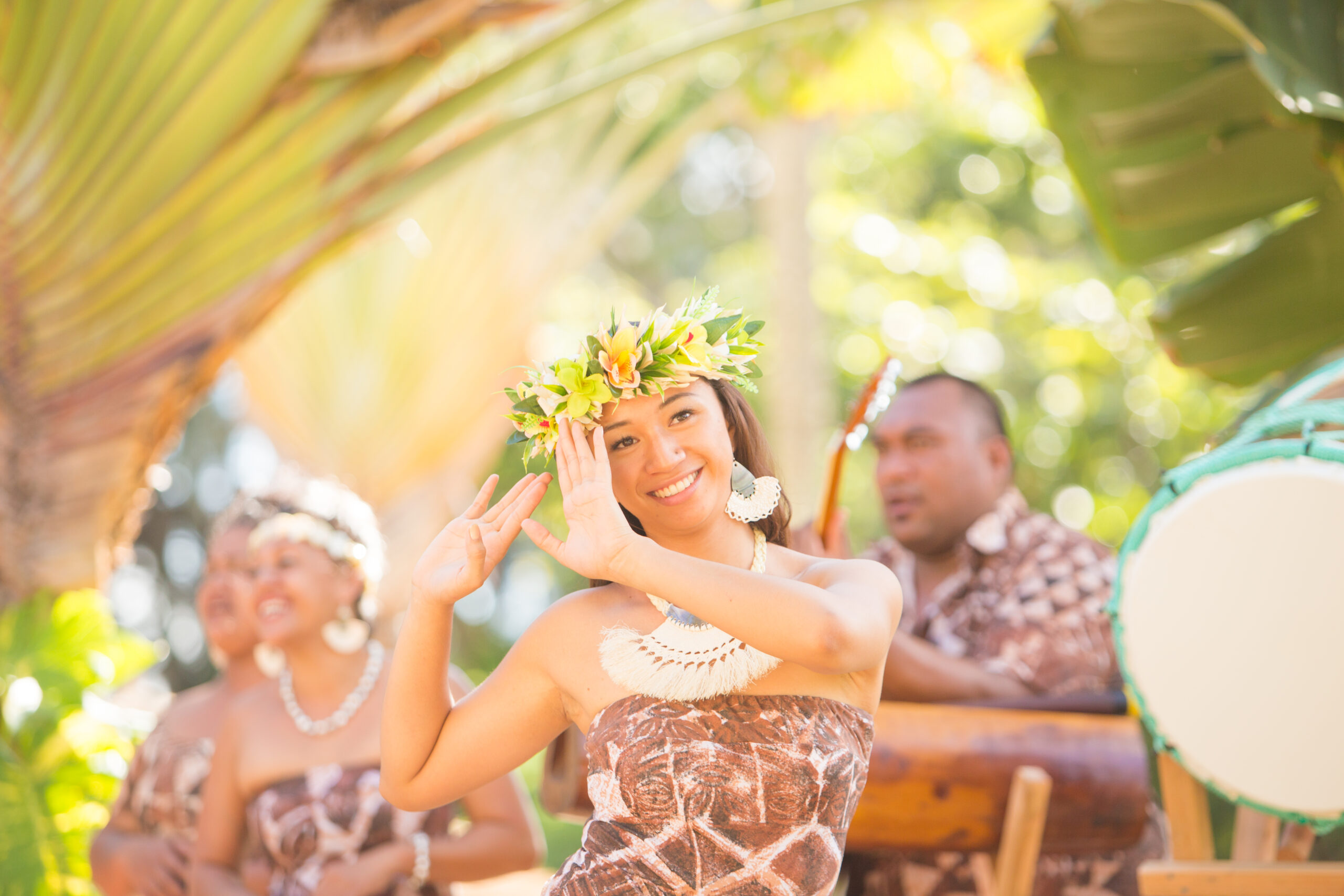 Woman Dancing Cook Islands Tourism